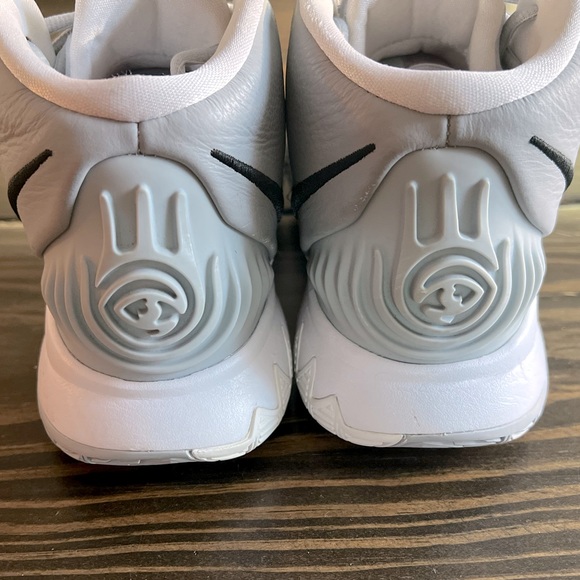 Nike Kyrie 6 Team ‘Wolf Grey’ Size 8 - Picture 4 of 8